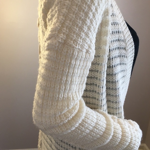 New Pink Rose Women’s Cream Knit Sweater Cadigan. - Picture 14 of 15